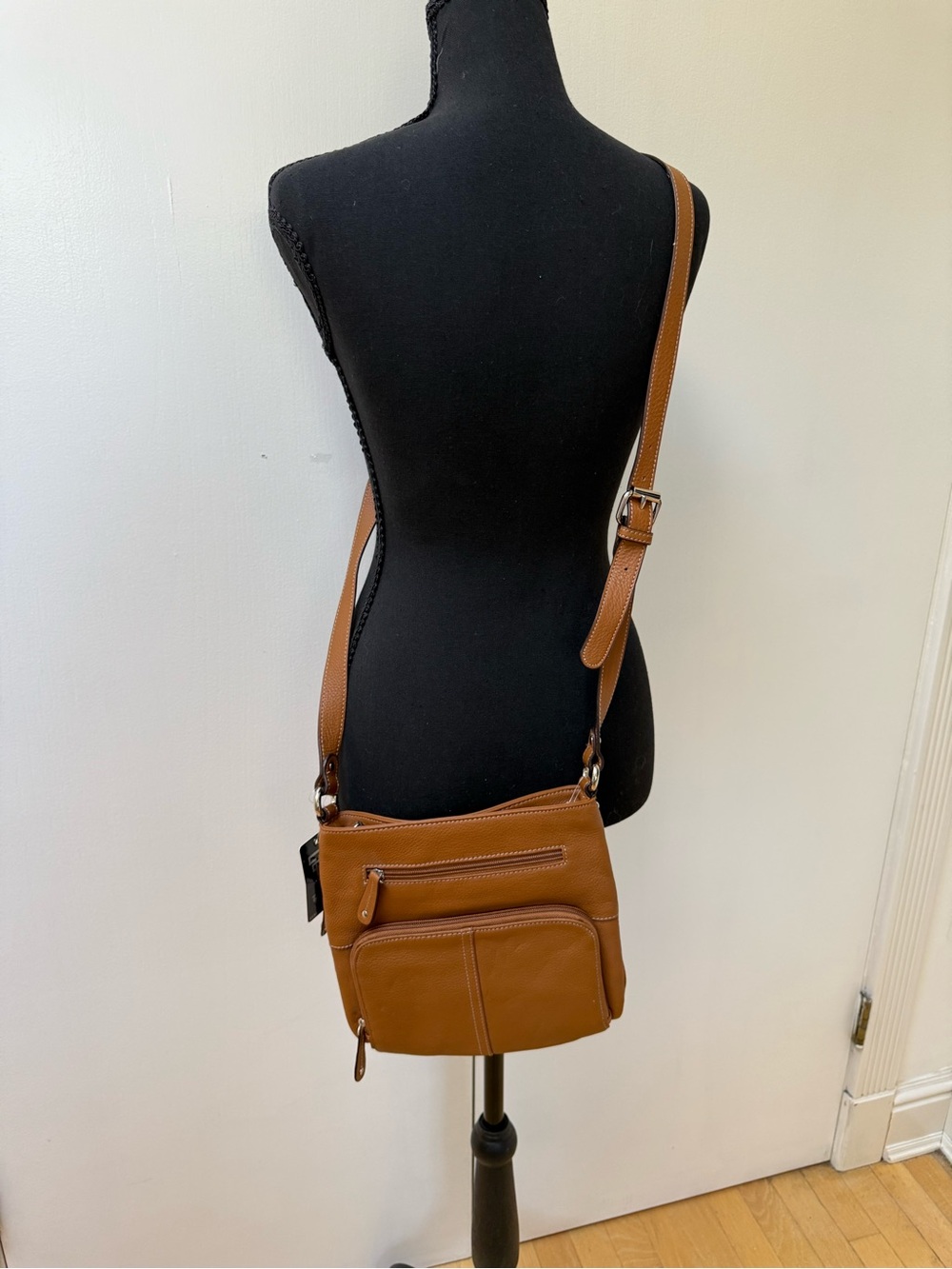 Tignanello Unisex NWT Tan Leather Crossbody Bag with Matching Leather Key Chain